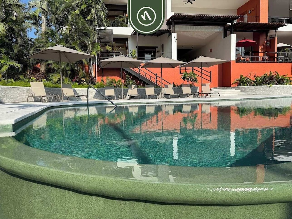 Tasteful Condo Near Romantic Zone - Pool