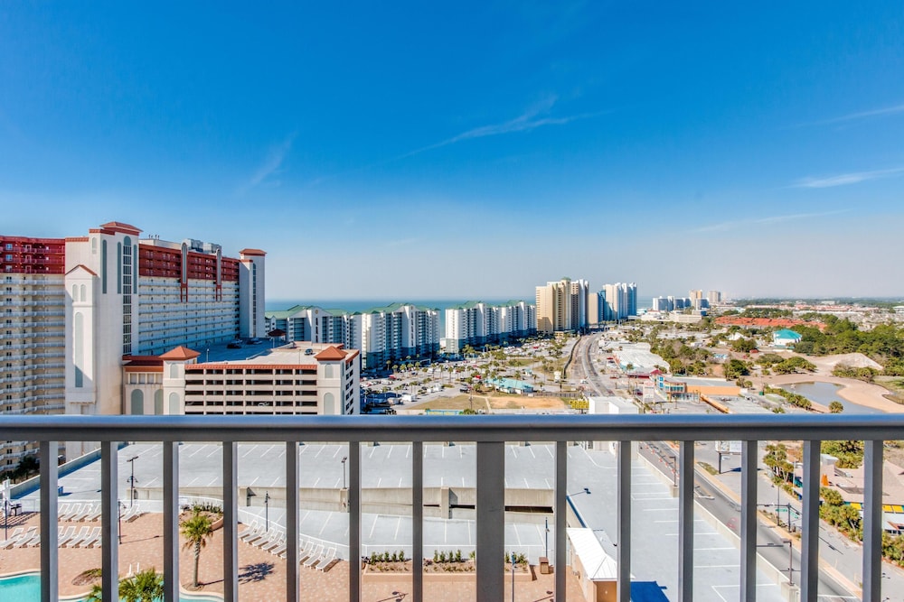 Laketown Wharf by Book That Condo