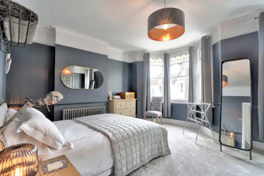 Stunning House in Leigh-on-sea view 3
