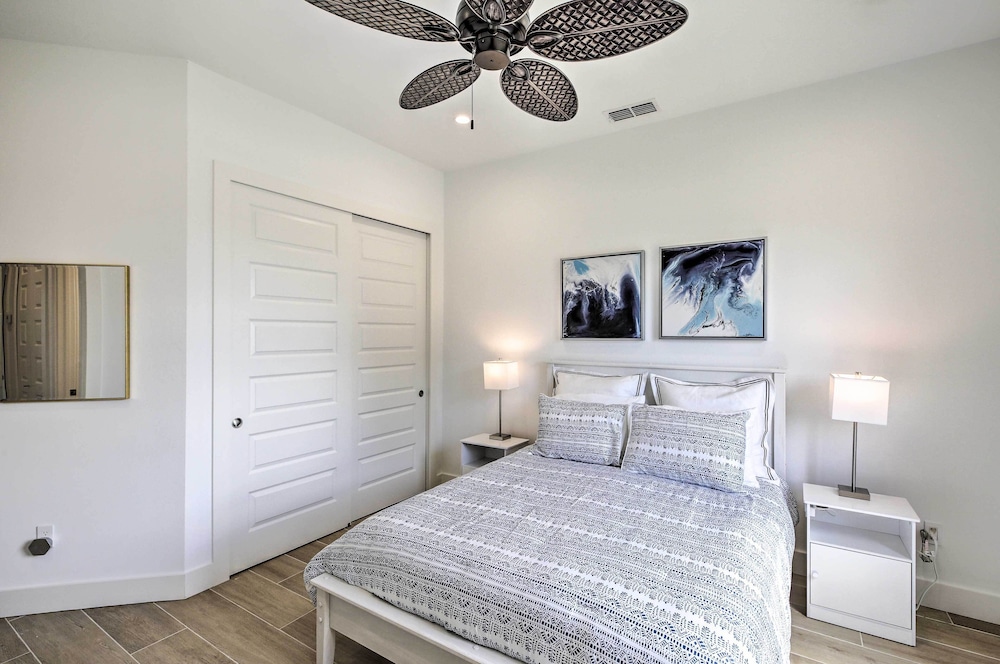 Private Pool: Canalfront Home in Cape Coral