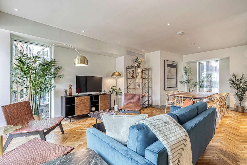 Luxury flats near Big Ben and London Eye
