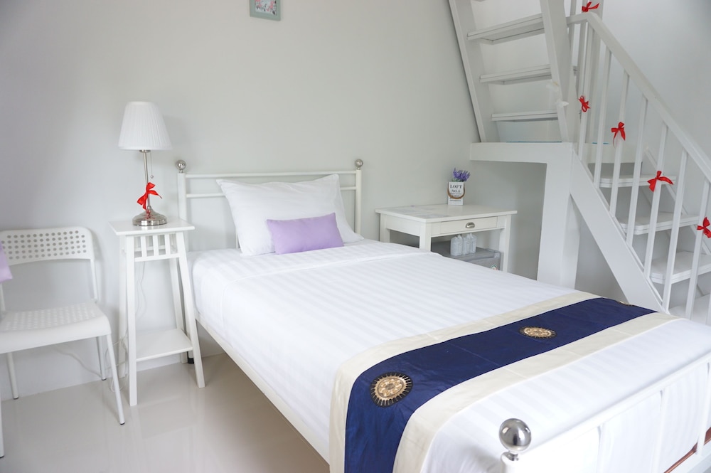 The White Village Ranong Resort