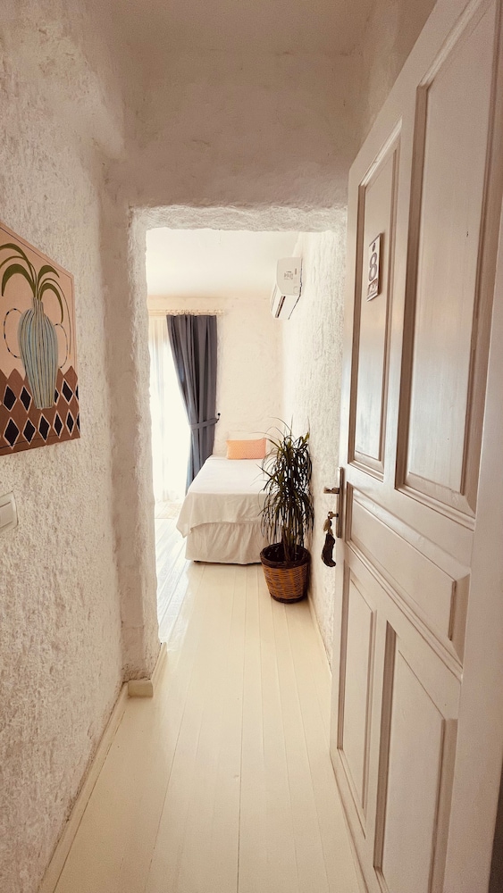 Mina Otel by Adda Alaçatı