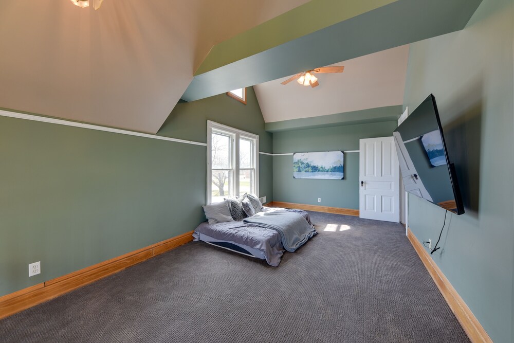 Milwaukee Vacations - Lake Michigan Vacation Rental w/ Private Beach! - Property Image 5