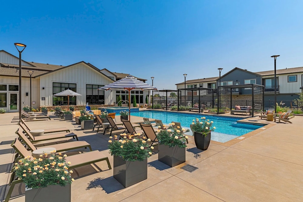 Landing Apartments Denver - Firestone