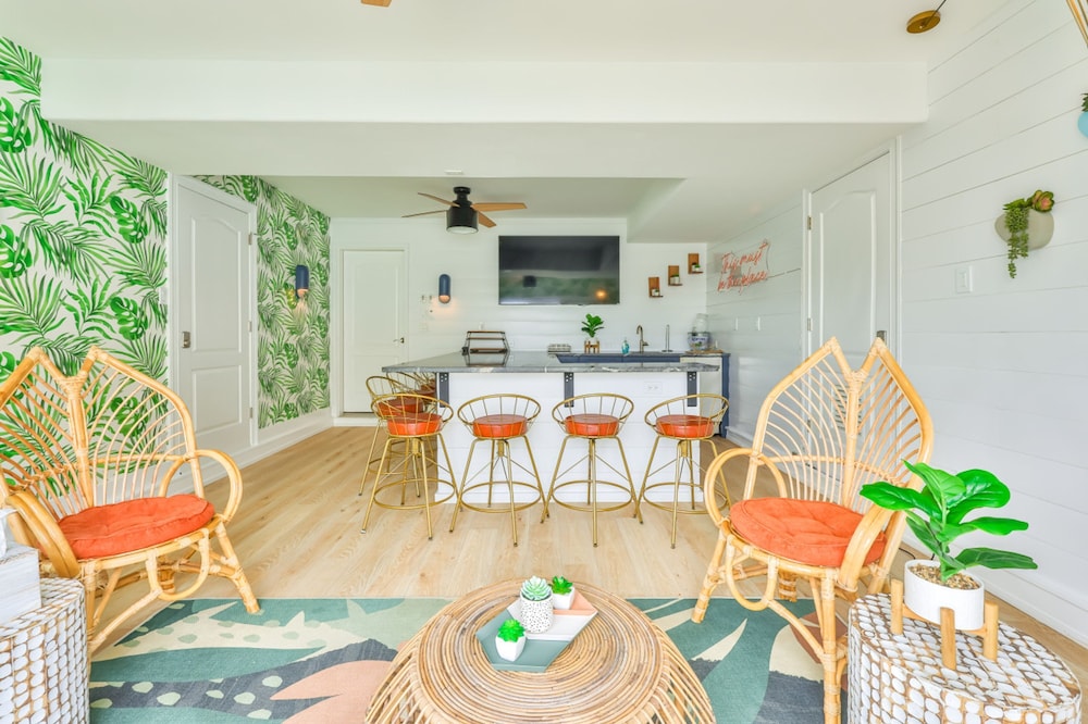 Heated Pool Hot Tub 5BR Game Room Elevator Cabana