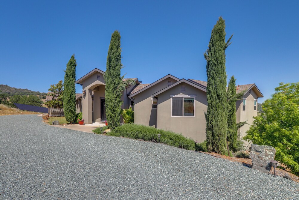 On-site Vineyard: Gem on 10 Acres in Pilot Hill!