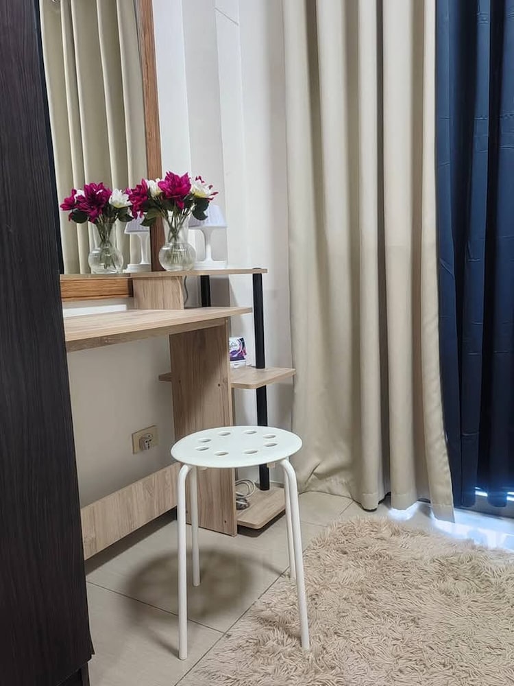 The Golden Shore Suites