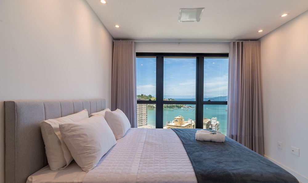 MHF II Apts Variados em Prédio com Vista para o Mar em Itapema