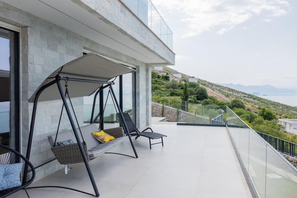 The Luxury Villa in Shkod r