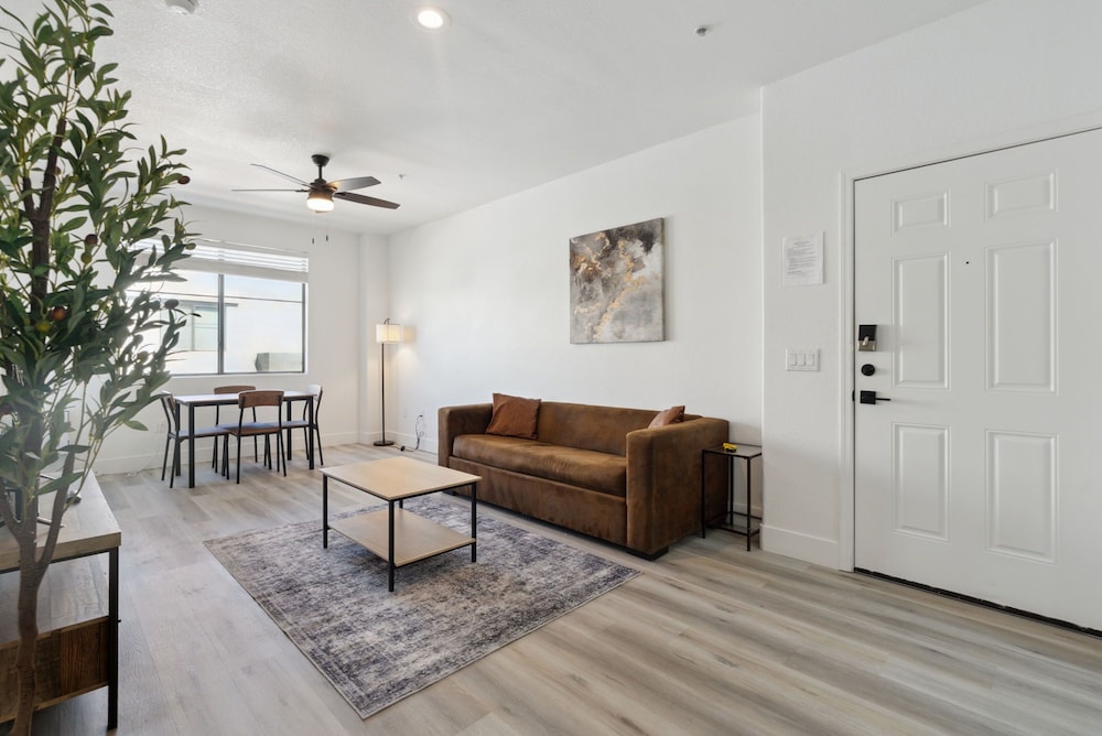 CozySuites at Zone Westgate