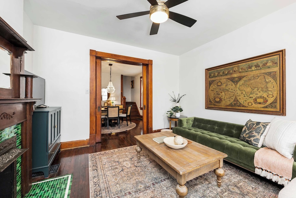 German Charm Suites Sleeps 8!