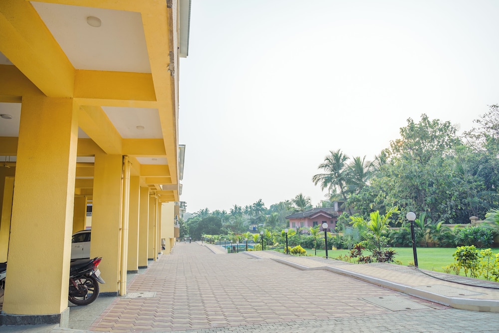 Alaya Stays Veera Marina 3 BHK Apartment