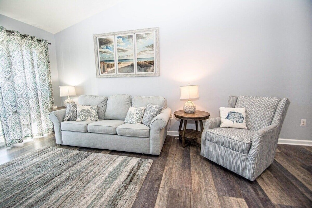 Waterway Village 17h 2 Bedroom Condo