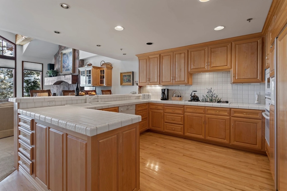 Stag Lodge at Deer Valley Resort - Three Bedroom Residence with Spa #5 3 Condo