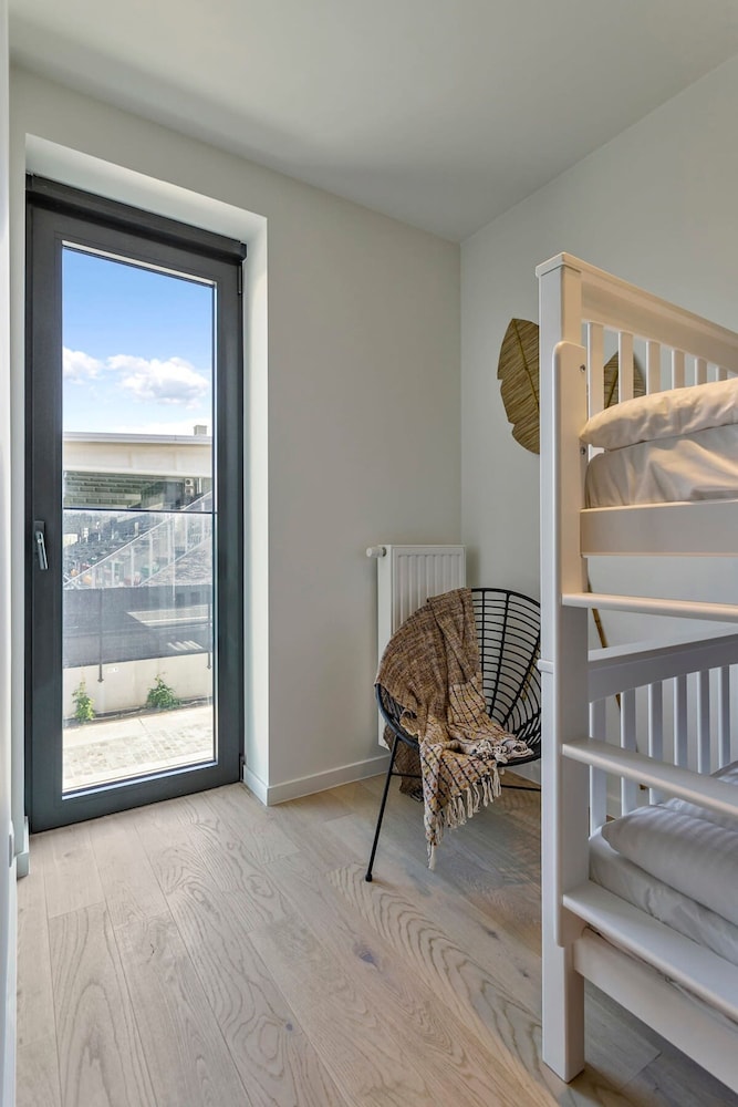 Brand new Family House With Roof Terrace