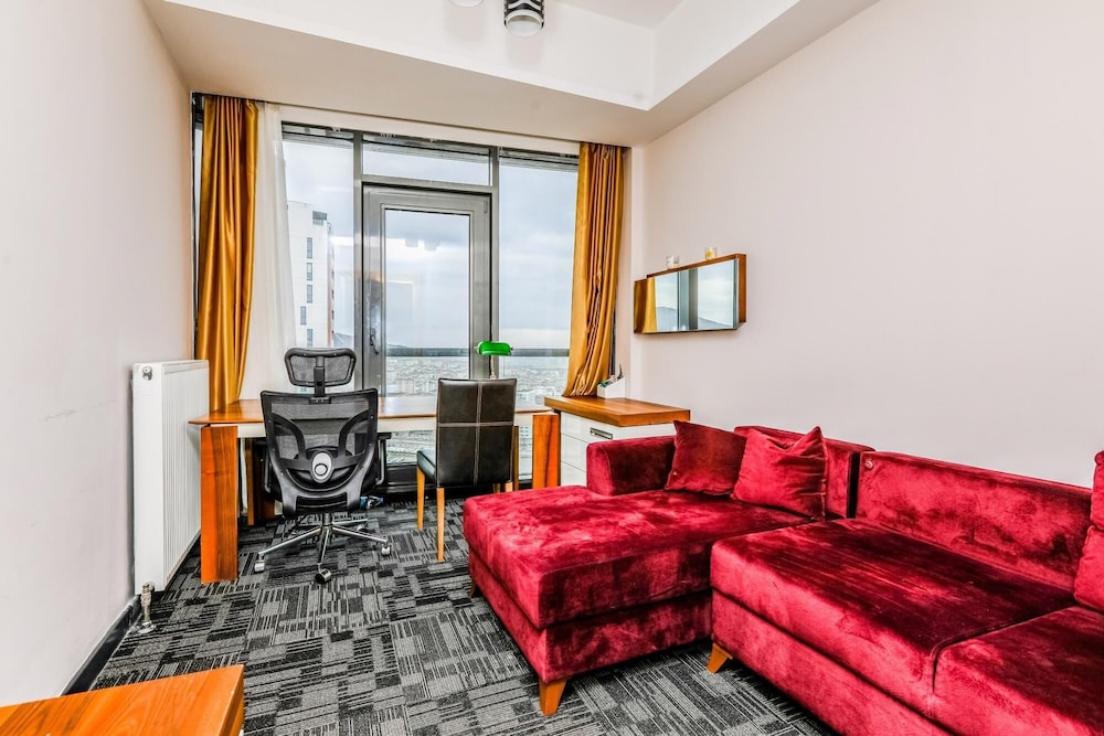 Fully Furnished Flat With Security in Atasehir