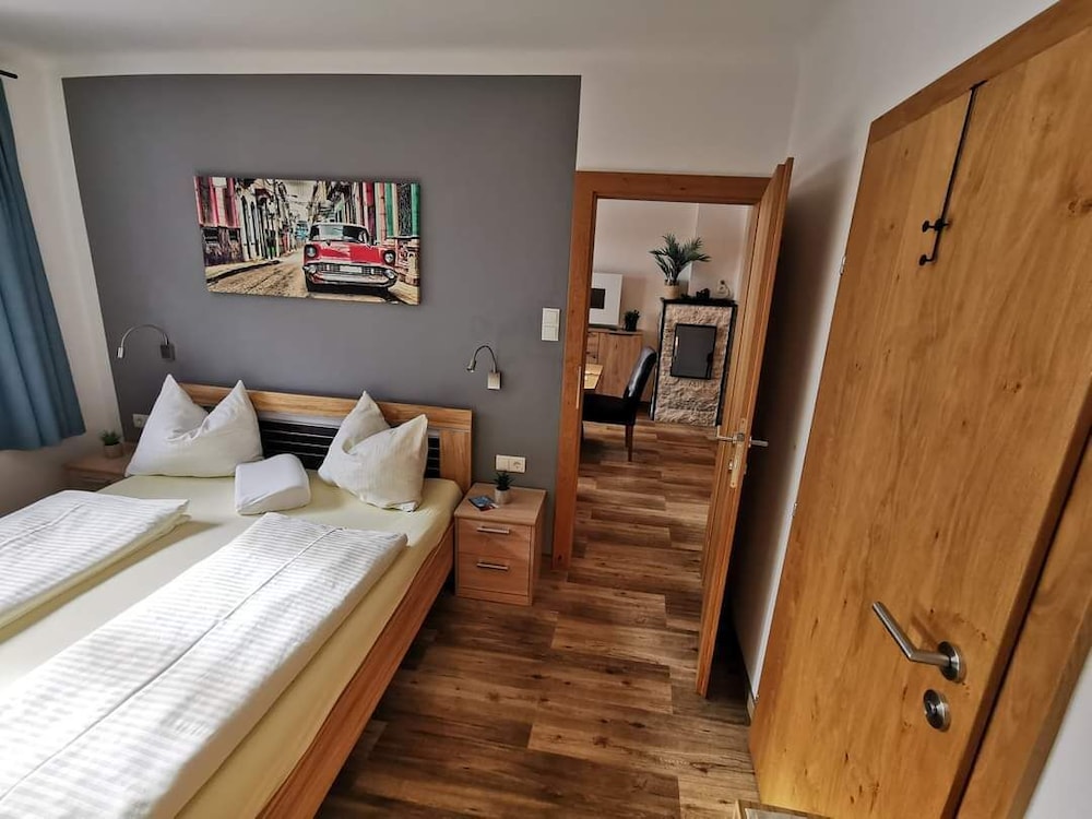 No1 - Flo's Rooms & Breakfast