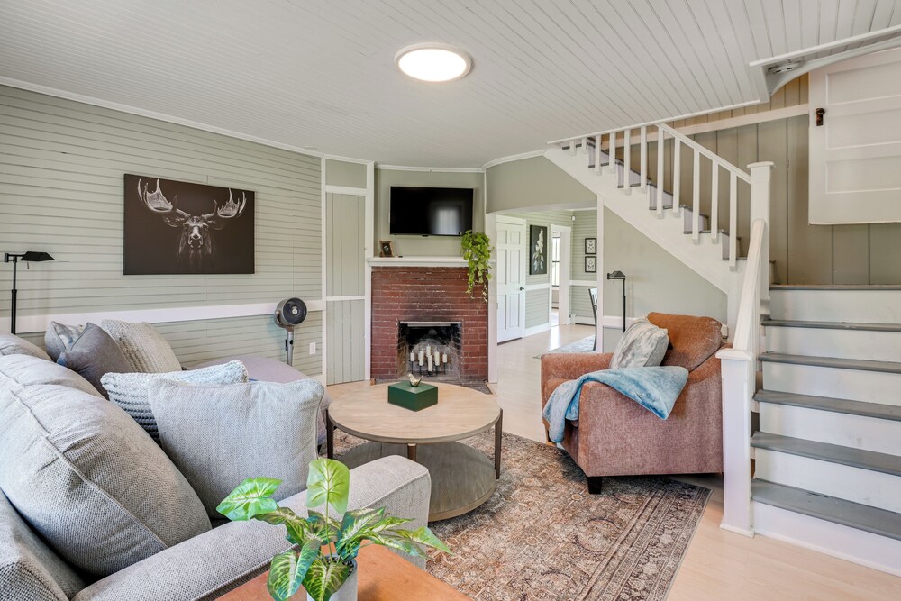Pond Views: Spacious Family Home in Presque Isle!