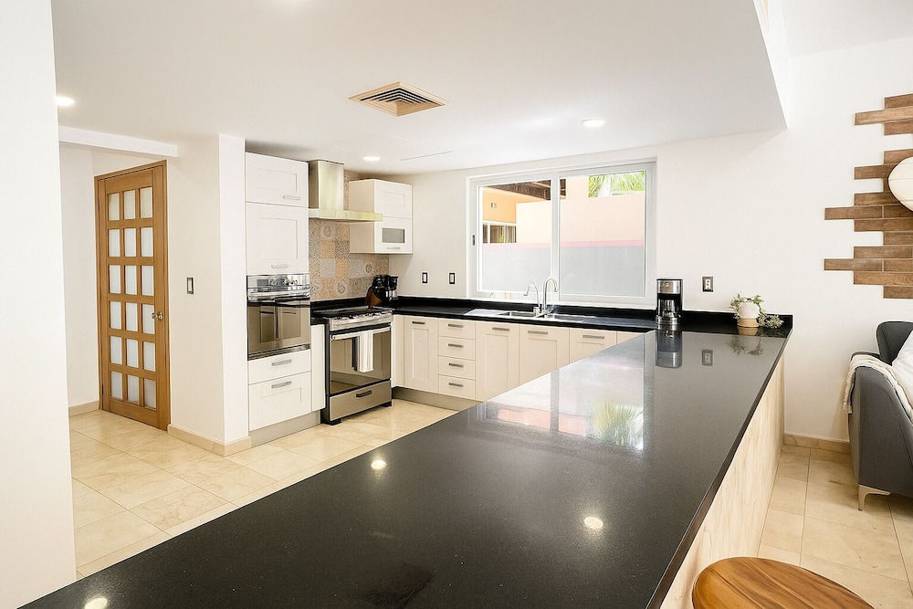 Family Villa Private Pool 3 Min Walk To The Beach