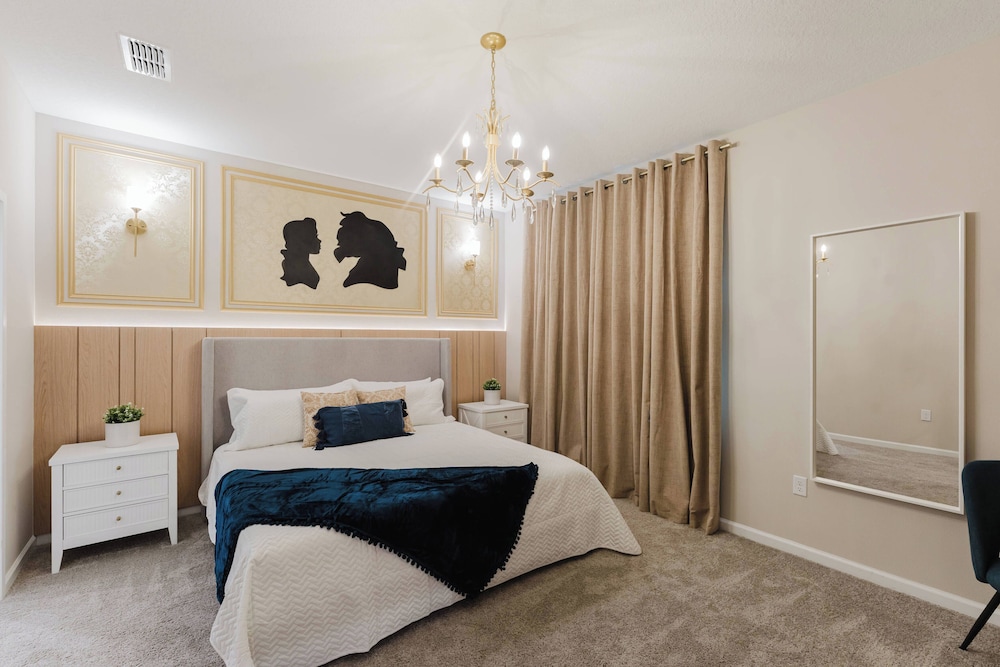 Themed 6BR Solara Near Disney Pool Summerkitchen