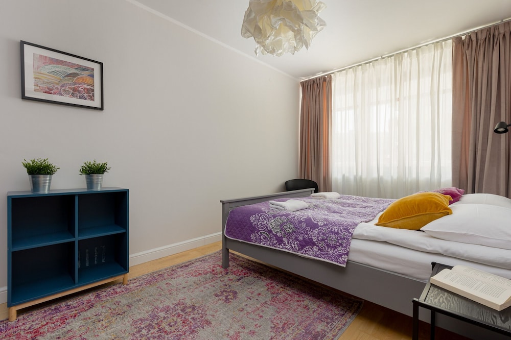Apartment for 3 Guests Warsaw by Renters view 2