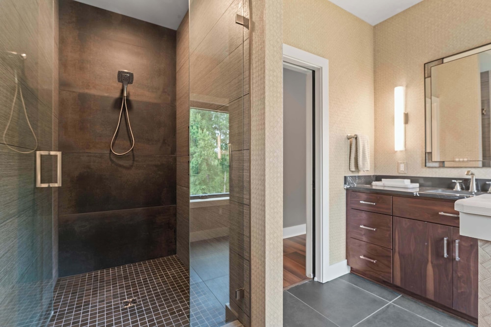 The Luxe Barn Home for 4