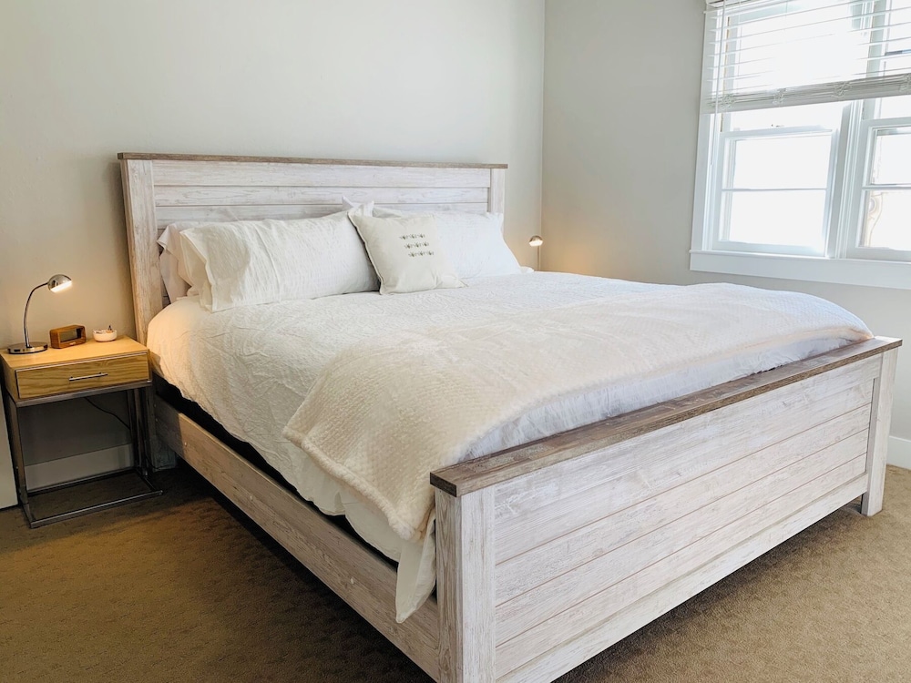 The Rams' Den King Beds, Fire Pit, Spacious Yard