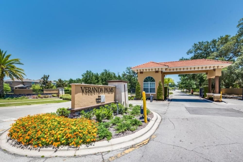 Super Blue- Sleeps 24 w Pool Movie Loft