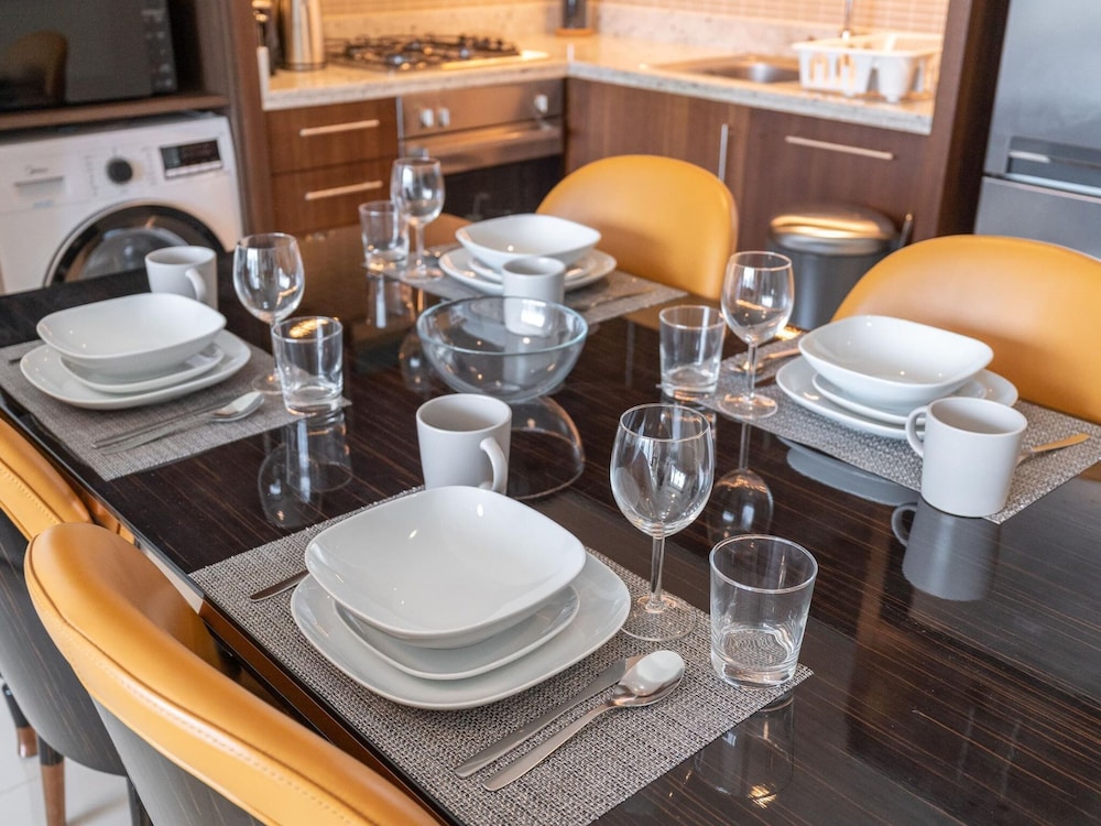Luxurious & Stylish Apartments Across Dubai Mall - Burj Khalifa - City Views