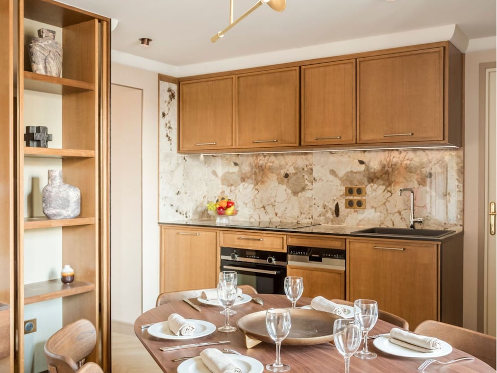 Merveil Luxury Suites - Bourse I-II