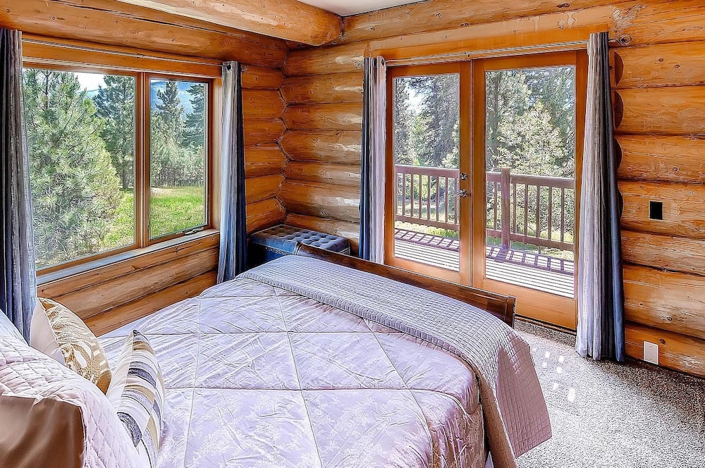 Ellensburg Vacations - Deer Meadow Lodge - Property Image 2