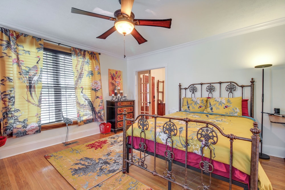 Walk to UT Southern & Dtwn Pulaski: Historic Home
