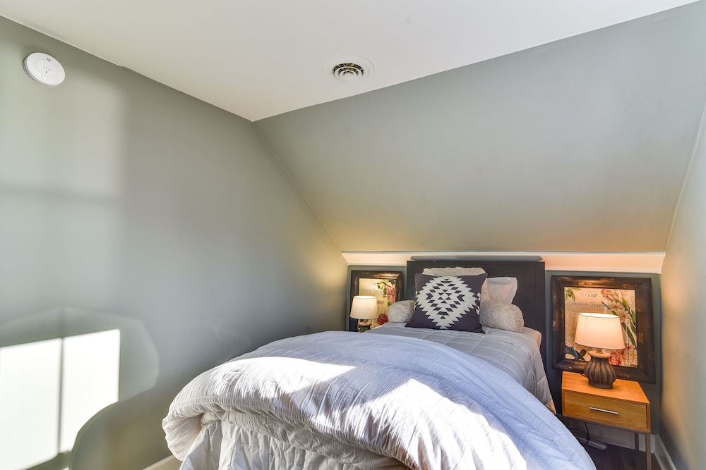 Quiet Waterfront Home: Ideal Maine Escape! view 4