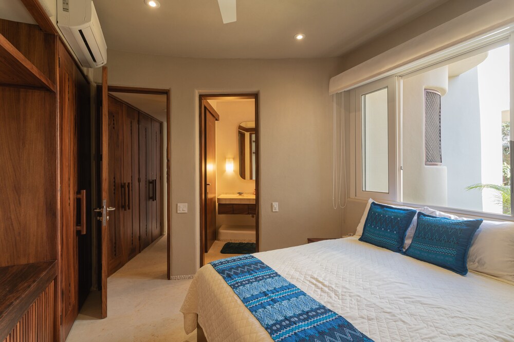 Punta Majahua Condos