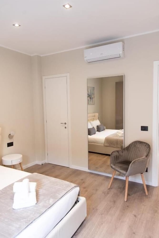 XXIV Domus Luxury Suites