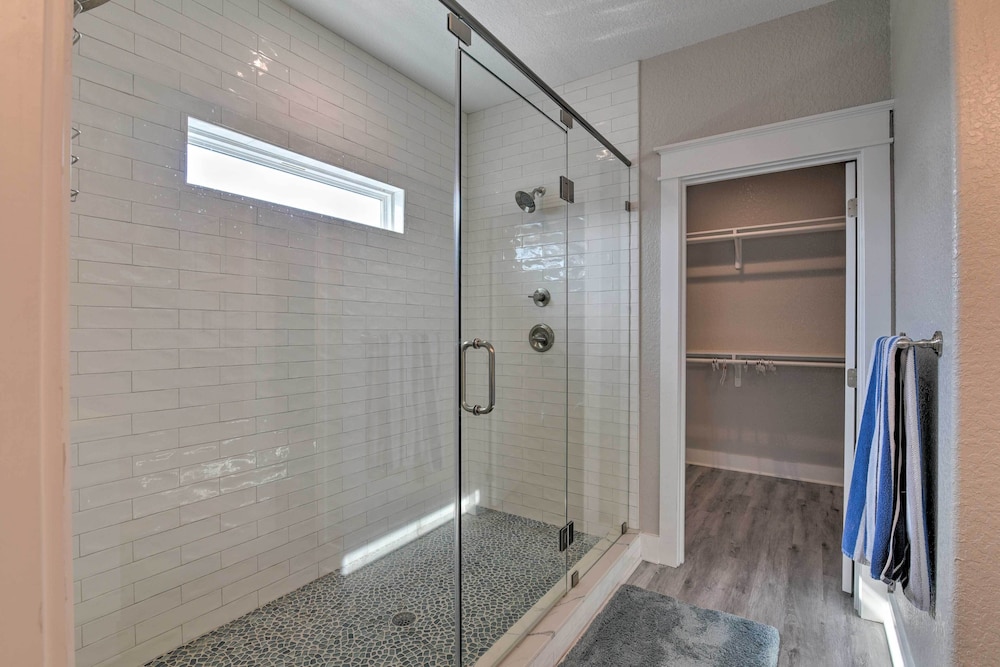 < 1 Mi to Sea Isle Beach: Home w/ Pool Access