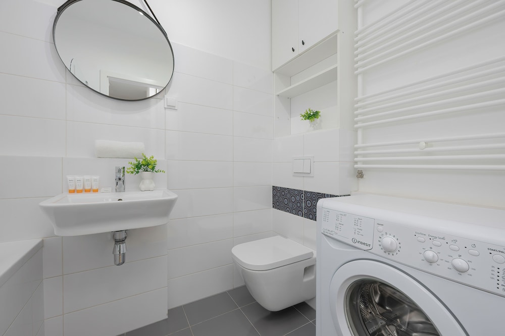 Studio Near The PGE Stadium by Renters