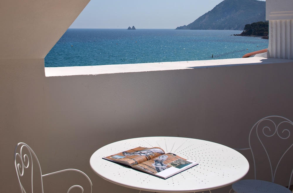 Grand Hotel Des Sablettes Plage, Curio Collection By Hilton