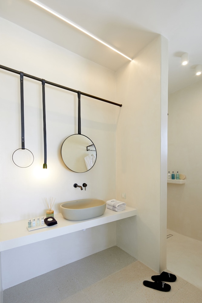 Alti Santorini Suites