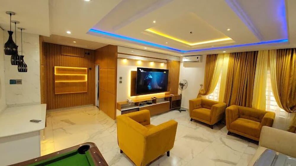 Gilllant Luxury Homes Apartment