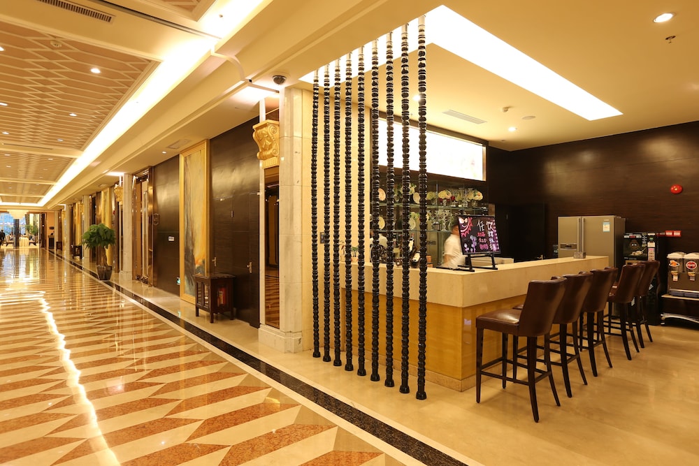 Country Garden Phoenix Hotel Yunfu