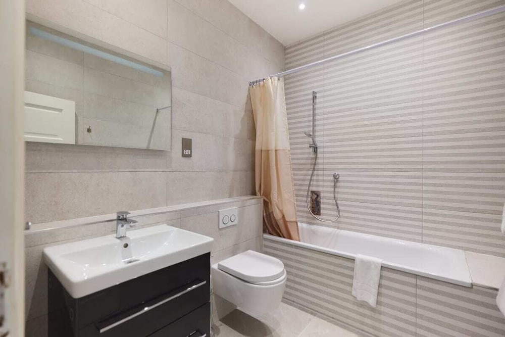 The Camden Park Place - Lovely 4bdr Flat With Garden