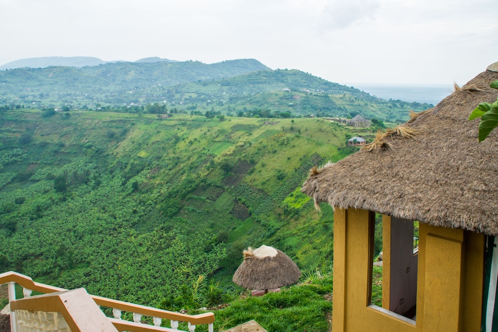 Queen Elizabeth Park View Tourist Lodge