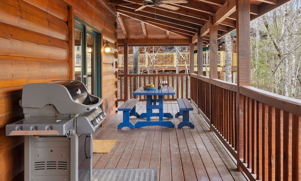 Yesteryear Hot Tub 360 Deck and Game Room Redesigned Cabin Easy Access