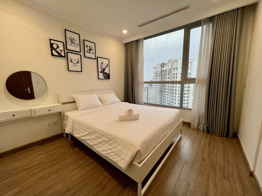 Landmark Apartment in Vinhomes Central Park