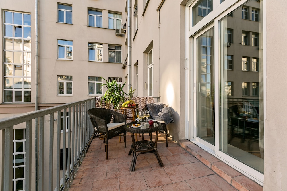 GM Apartment Serafimovicha 2-415