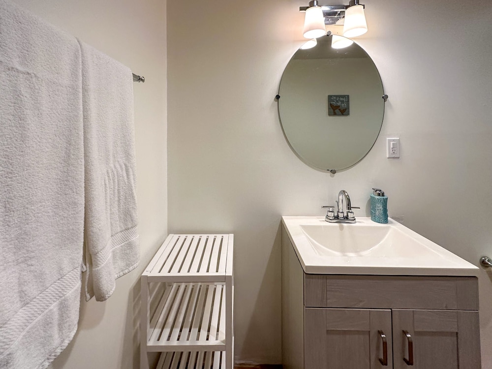 Spacious 3BR House Near Iconic Sandy Beach