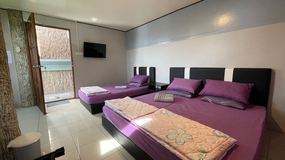 OYO Home 90704 Kds Garden & Stay photo 8