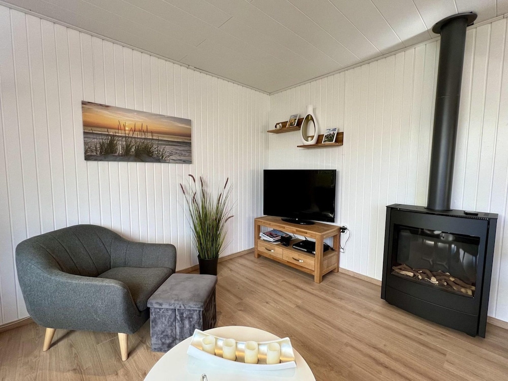 Spacious Bungalow With Garden in Park Eureka